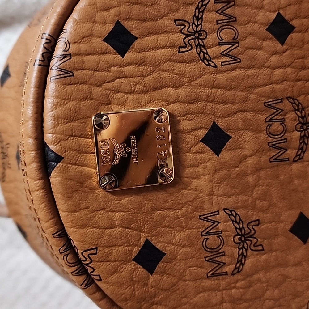 MCM Mini back pack - Picture 2 of 8